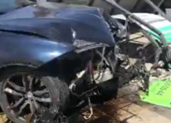 Машина снесла остановку в Краснодаре