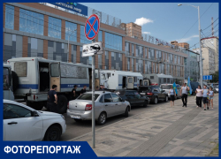 В центр Краснодара направили ОМОН и автозаки к празднующим десантникам