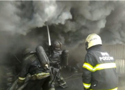 В Краснодаре загорелся частный дом 