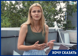 «Солнца не будет видно»: перед окнами матери двоих детей возводят стену