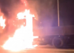 Грузовик в Краснодаре загорелся из-за взрыва баллона с газом, есть пострадавшие