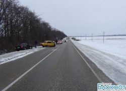 В Усть-Лабинском районе при столкновении автомобилей пострадали двое