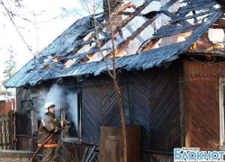 В Армавире из-за электроприбора загорелась кровля дома