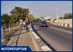 Матери по жаре носят детей на руках: мост между Краснодаром и Адыгеей стал испытанием для людей