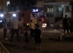 Массовая эвакуация прошла в Краснодаре из-за возгорания жилого дома