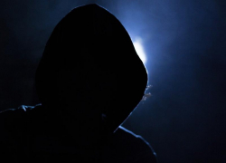 Не хватило денег: в Краснодаре посетитель компьютерного клуба ограбил случайного прохожего