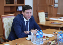 Некабинетный чиновник с медиапрошлым: чем занимался ушедший в отставку вице-губернатор Кубани 