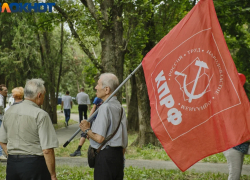 Мэрия Краснодара отправила коммунистов в лес праздновать 105-летие Октября