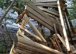 Сочинцев предупредили об опасностях на разрушающемся мосту через Мзымту