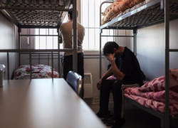 Более ста человек объявили голодовку в центре временного содержания для мигрантов в Сочи