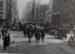 Кубанские казаки проехали конным строем по центру Нью-Йорка и покорили Голливуд