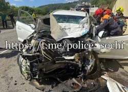 В Сочи 4 человек пострадали в ДТП автобуса и иномарки
