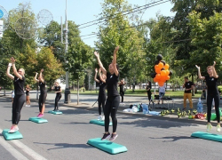 Зарядку и фитнес-танцы проведут в Краснодаре на выходных
