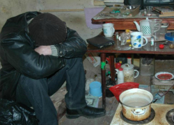 На Кубани взрослый мужчина организовал большой наркопритон 