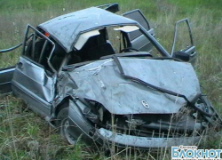 В Абинском районе автомобиль вылетел в кювет