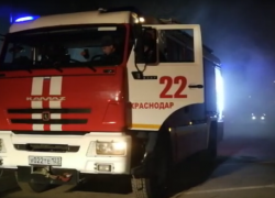 Пожар площадью 150 кв/м потушили ночью в Краснодаре