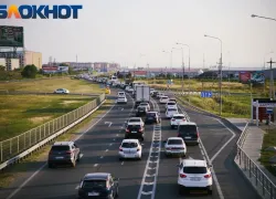 К Краснодару выстроилась 13-киллометровая пробка от Чёрного моря