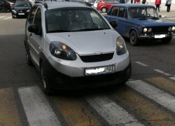 В Краснодарском крае водитель иномарки сбил подростка на зебре