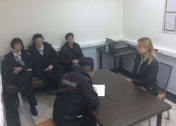 В аэропорту Сочи с рейса сняли двух пьяных женщин 