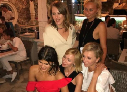 Кадры без прикрас публикует Светлана Бондарчук с «Кинотавра» в Сочи