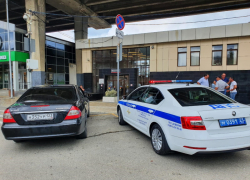 Водителя Mercedes оштрафовали за тройное нарушение ПДД в Сочи