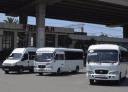 Более 120 нелегальных такси и автобусов-нарушителей конфисковали в Сочи