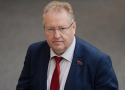 Лидер КПРФ Зюганов заступился за депутата Обухова 