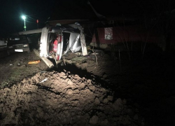 Пьяный водитель свалил столб на рядом стоящий авто в Белореченском районе 
