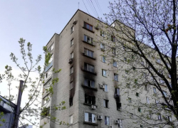  В краснодарской многоэтажке выгорела квартира, эвакуировали 20 жильцов 