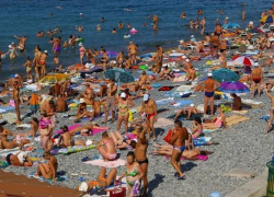 К началу купального сезона в Сочи подготовят 180 пляжей