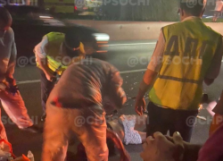 Скутерист загорелся после ДТП с грузовиком в Краснодарском крае