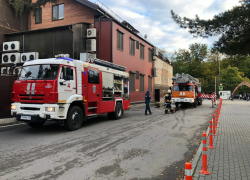 В Краснодаре тушат пожар в ресторане «Пиноккио Djan» со 140 эвакуированными