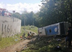 Выживших в аварии под Апшеронском доставят в краевую больницу