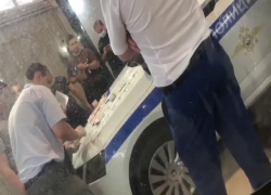 В Краснодаре у сотрудников ДПС нашли в гараже миллион рублей