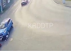 В Краснодаре скутерист попал под колеса легковушки