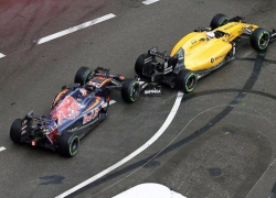 Гонщик «Формулы 1» Даниил Квят признался, что нарочно протаранил пилота «Рено» Кевина Магнуссена