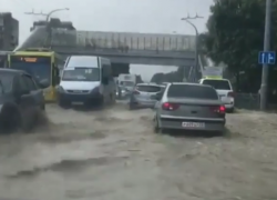  Сильнейший ливень затопил Новороссийск 