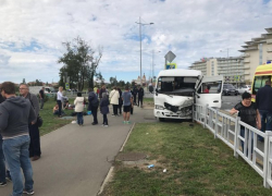  Маршрутка с пассажирами влетела в автобус в Сочи 