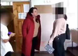 Обещавшая набить школьнице морду краснодарская учительница преподаёт русский