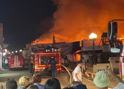 Специалисты назвали причину пожара в двух кафе на набережной Сочи