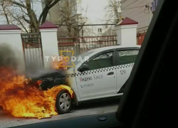 В Краснодаре сгорело такси