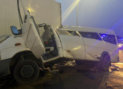 Водитель был за рулём более 11 часов: подробности ДТП автобуса и «КАМАЗа» в Краснодарском крае с 10 пострадавшими