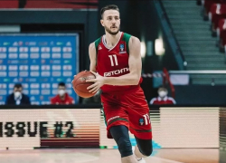 «Ночью заселились в отель»: капитан «Локомотив-Кубань» рассказал об эвакуации команды из аэропорта