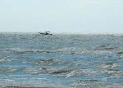 В Анапе людей унесло в море