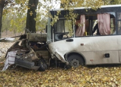 В Динском районе пассажирский автобус столкнулся с «Москвичом» 