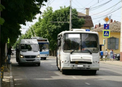 Ждите, пробки: по улице Октябрьской на несколько месяцев ограничат движение авто