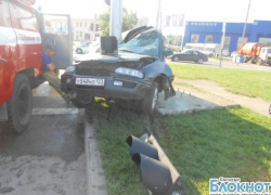 В Краснодаре пьяный водитель врезался в светофор