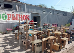 Пожар на зоорынке в Краснодаре уничтожил большую часть магазинов