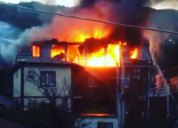  В Геленджике сгорел двухэтажный гостевой дом 