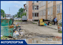 Болота, вонь и пьяные подростки: жители Российского попросили Путина спасти их гетто